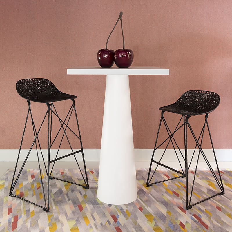 カーボンバースツール ロー｜moooi Japan｜モーイオフィシャル