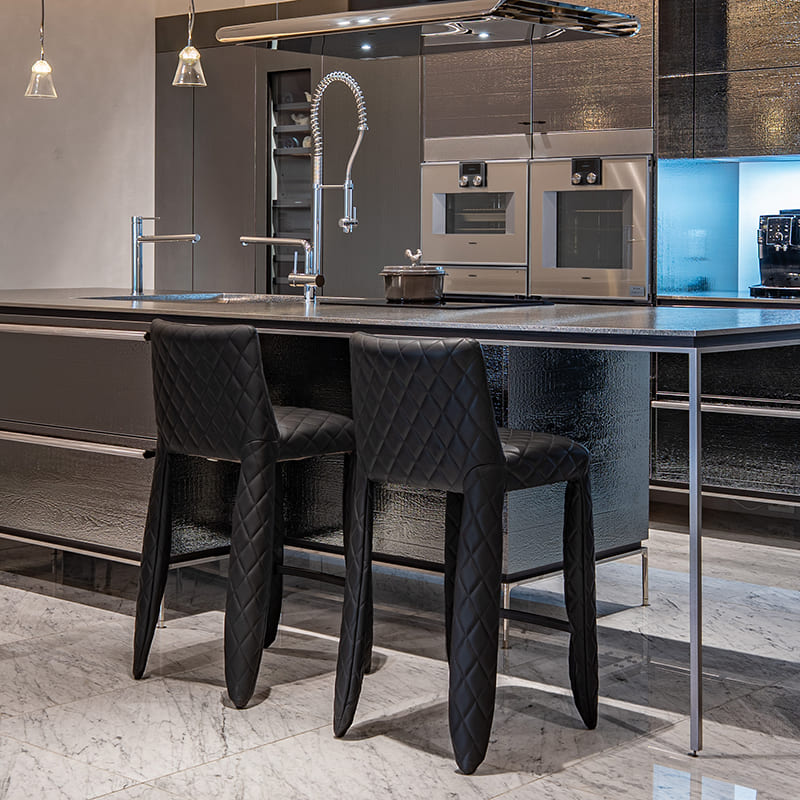 moooi | モーイ「カーボンバースツール ロー」ブラック・クッション付き moooi Carbon Bar Stool / モーイ カーボン バースツール
